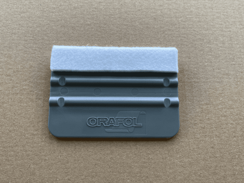 Rakla z filcem do aplikacji naklejek